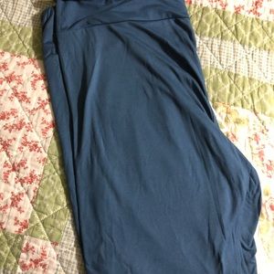 Lularoe solid TC Leggings - like new!